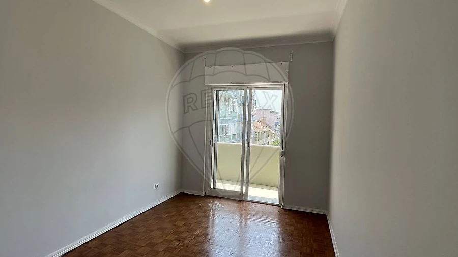 Apartamento T1 para Arrendamento em Benfica