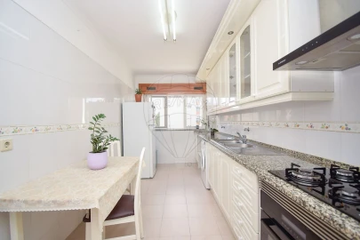 Apartamento T2 para Arrendamento em Algueirão-Mem Martins