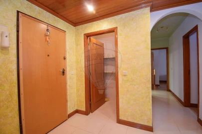 Apartamento T2 para Arrendamento em Algueirão-Mem Martins