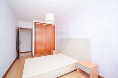 Apartamento T2 para Arrendamento em Algueirão-Mem Martins