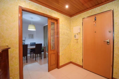 Apartamento T2 para Arrendamento em Algueirão-Mem Martins