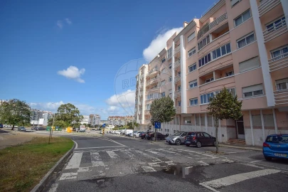 Apartamento T2 para Arrendamento em Algueirão-Mem Martins