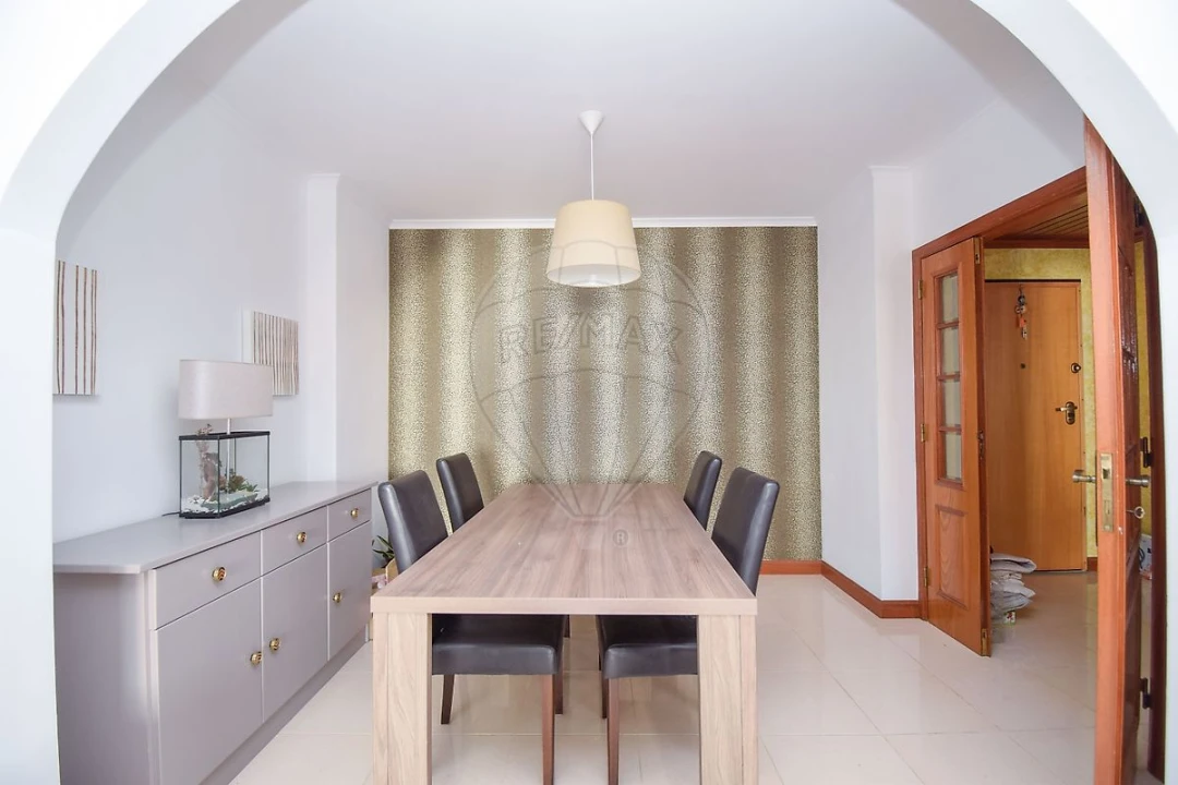 Apartamento T2 para Arrendamento em Algueirão-Mem Martins Foto 6