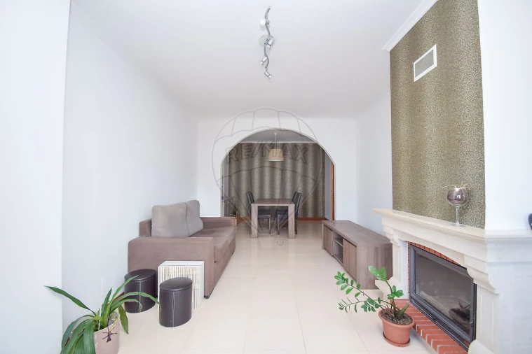 Apartamento T2 para Arrendamento em Algueirão-Mem Martins Foto 9