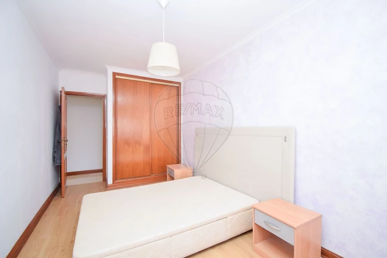 Apartamento T2 para Arrendamento em Algueirão-Mem Martins Foto 12