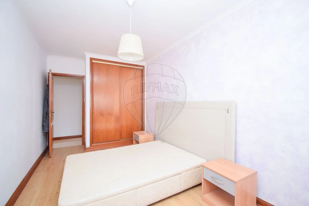Apartamento T2 para Arrendamento em Algueirão-Mem Martins Foto 12