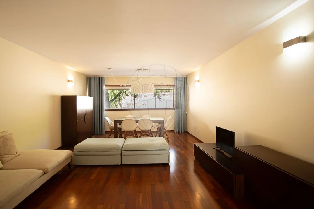 Apartamento T1 para Venda em Ramalde Foto 8