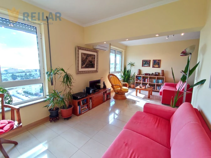 Apartamento T3 para Venda em Moscavide e Portela Foto 3