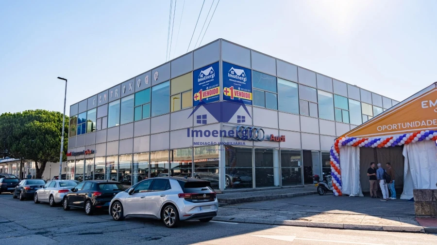 Armazém para Arrendamento em Fajozes