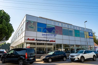 Armazém para Arrendamento em Fajozes