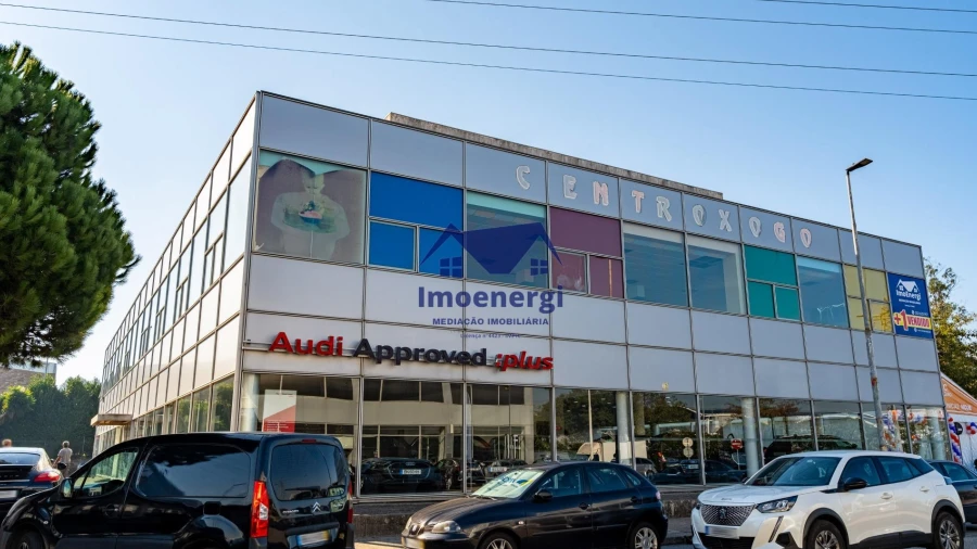 Armazém para Arrendamento em Fajozes