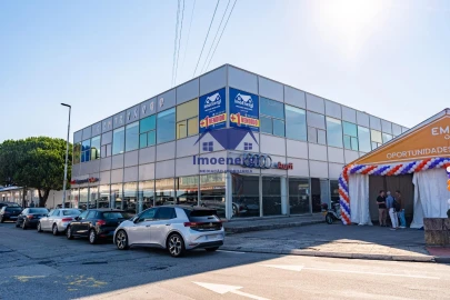 Armazém para Arrendamento em Fajozes