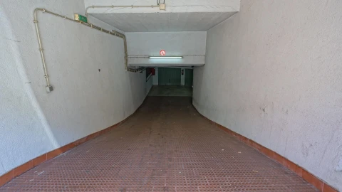 Garagem para Venda em Queluz e Belas