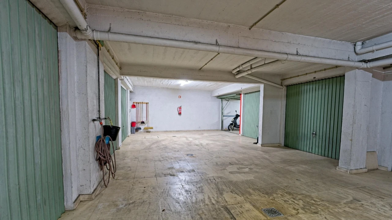 Garagem para Venda em Queluz e Belas Foto 6