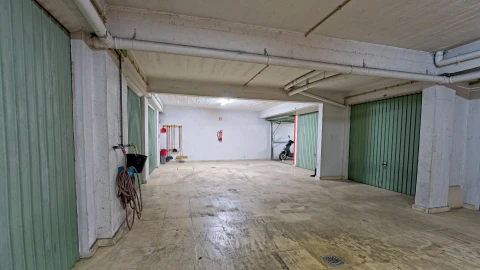 Garagem para Venda em Queluz e Belas