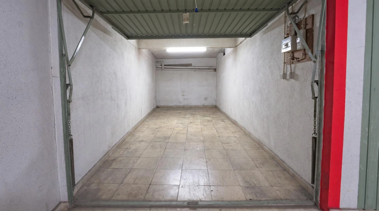 Garagem para Venda em Queluz e Belas Foto 1