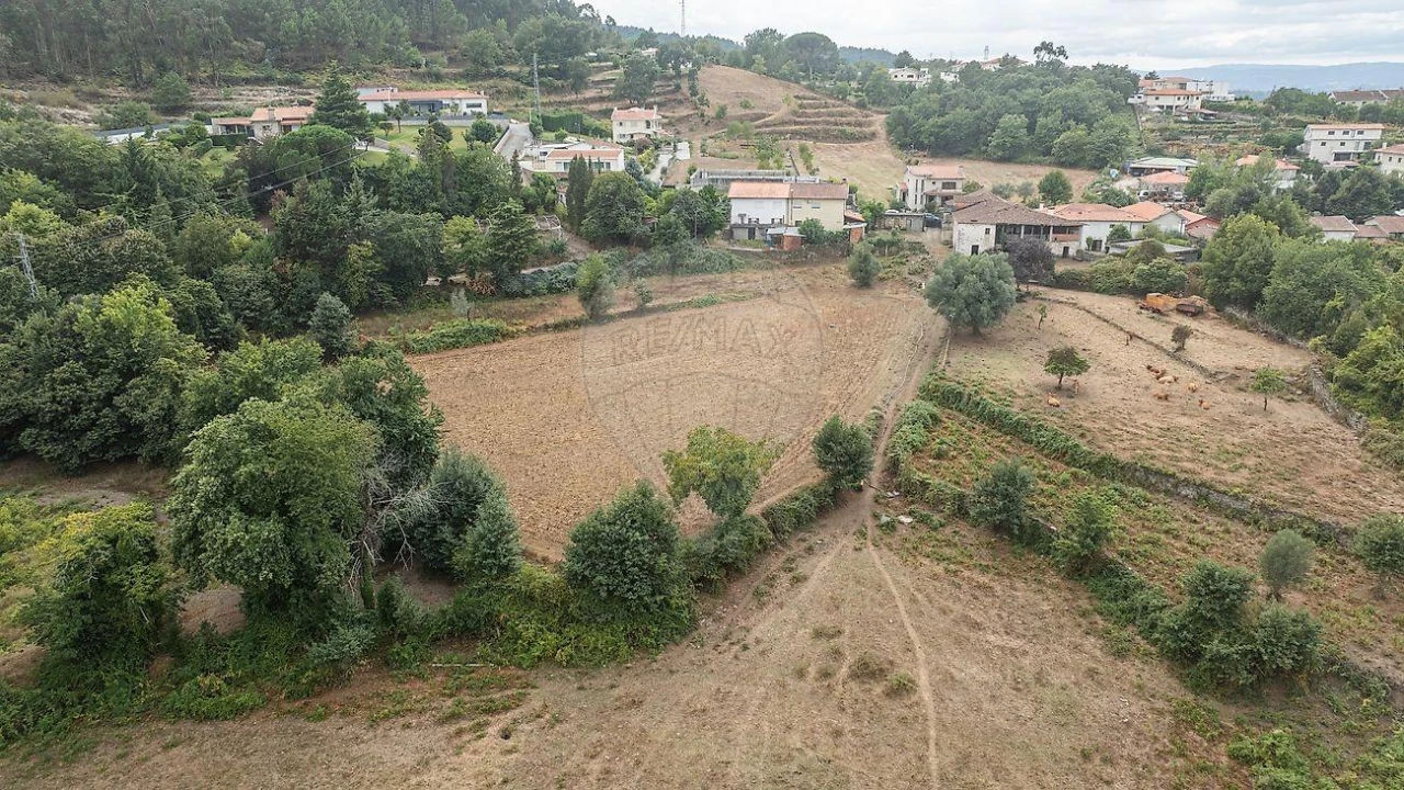 Moradia T5 para Venda em Águas Santas e Moure Foto 10