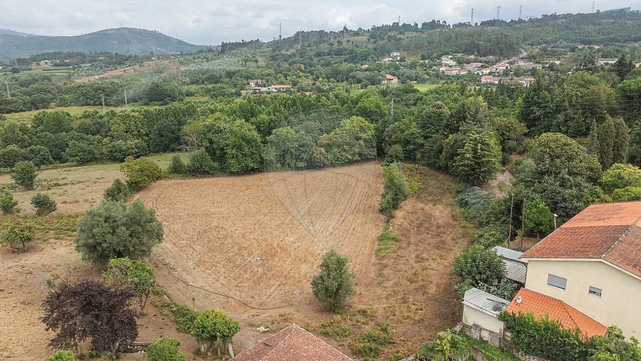Moradia T5 para Venda em Águas Santas e Moure Foto 12