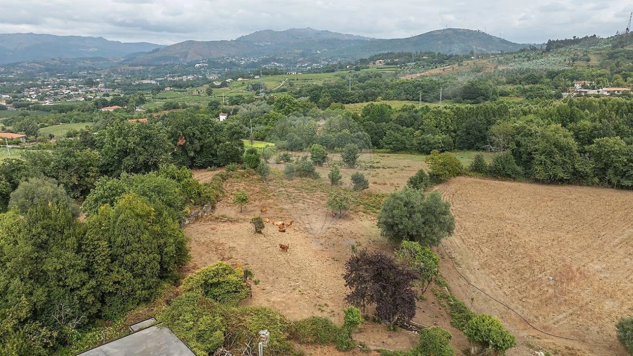 Moradia T5 para Venda em Águas Santas e Moure Foto 13