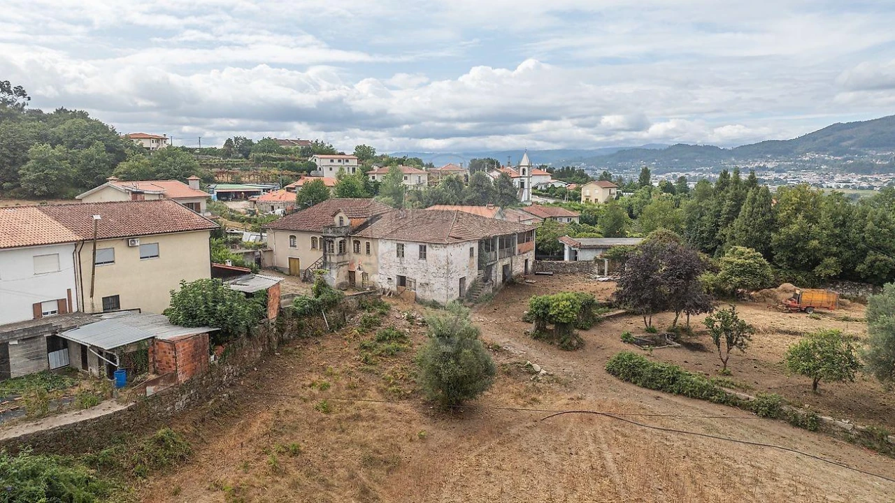 Moradia T5 para Venda em Águas Santas e Moure Foto 14