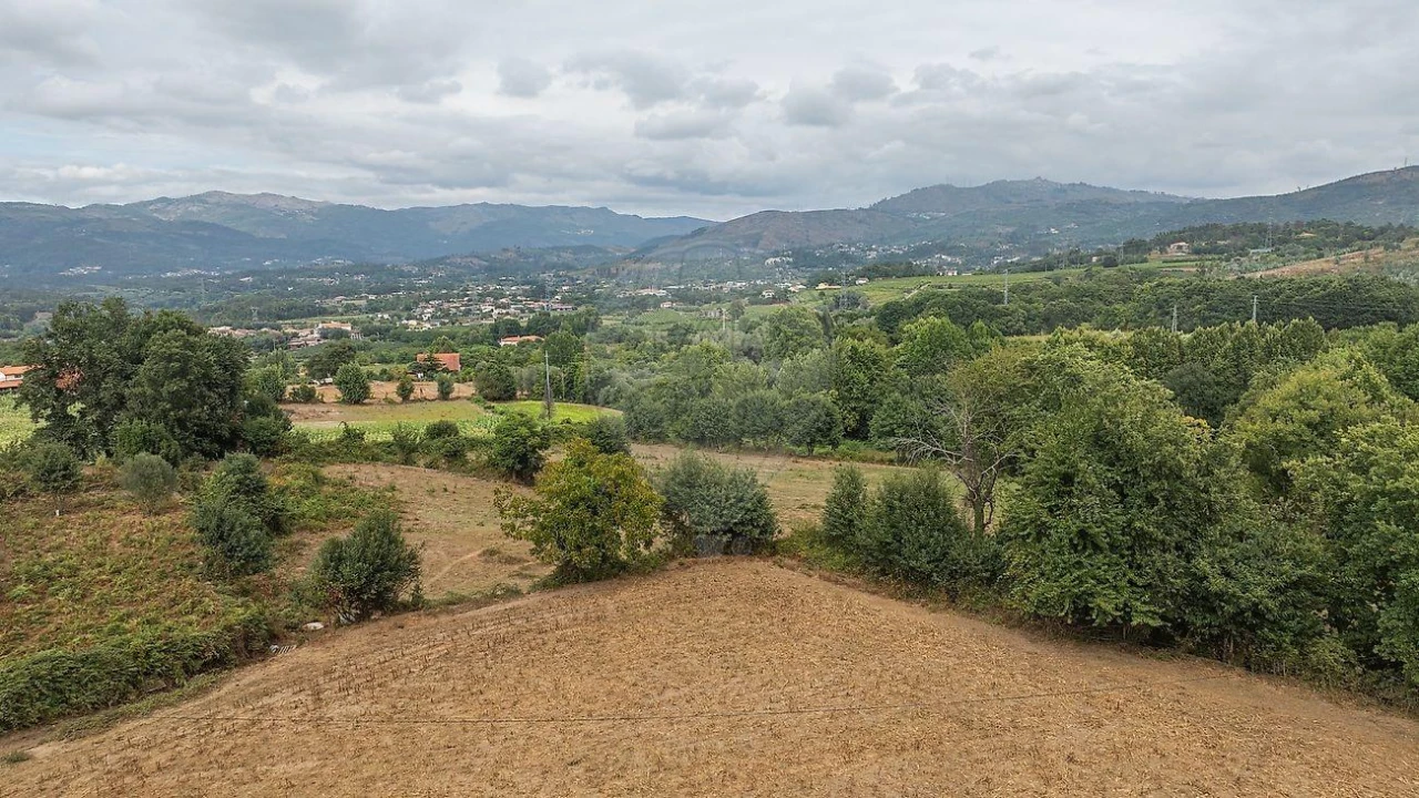 Moradia T5 para Venda em Águas Santas e Moure Foto 16