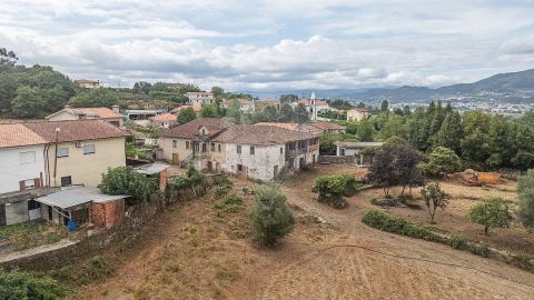 Moradia T5 para Venda em Águas Santas e Moure