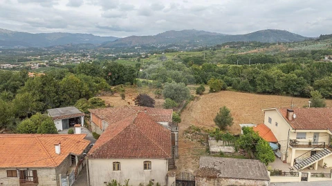 Moradia T5 para Venda em Águas Santas e Moure