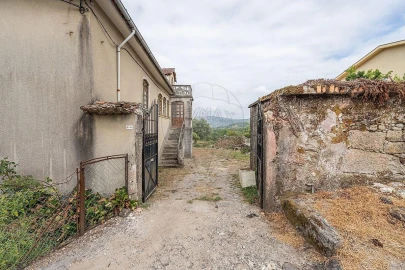 Moradia T5 para Venda em Águas Santas e Moure