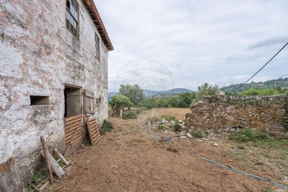 Moradia T5 para Venda em Águas Santas e Moure