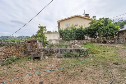 Moradia T5 para Venda em Águas Santas e Moure