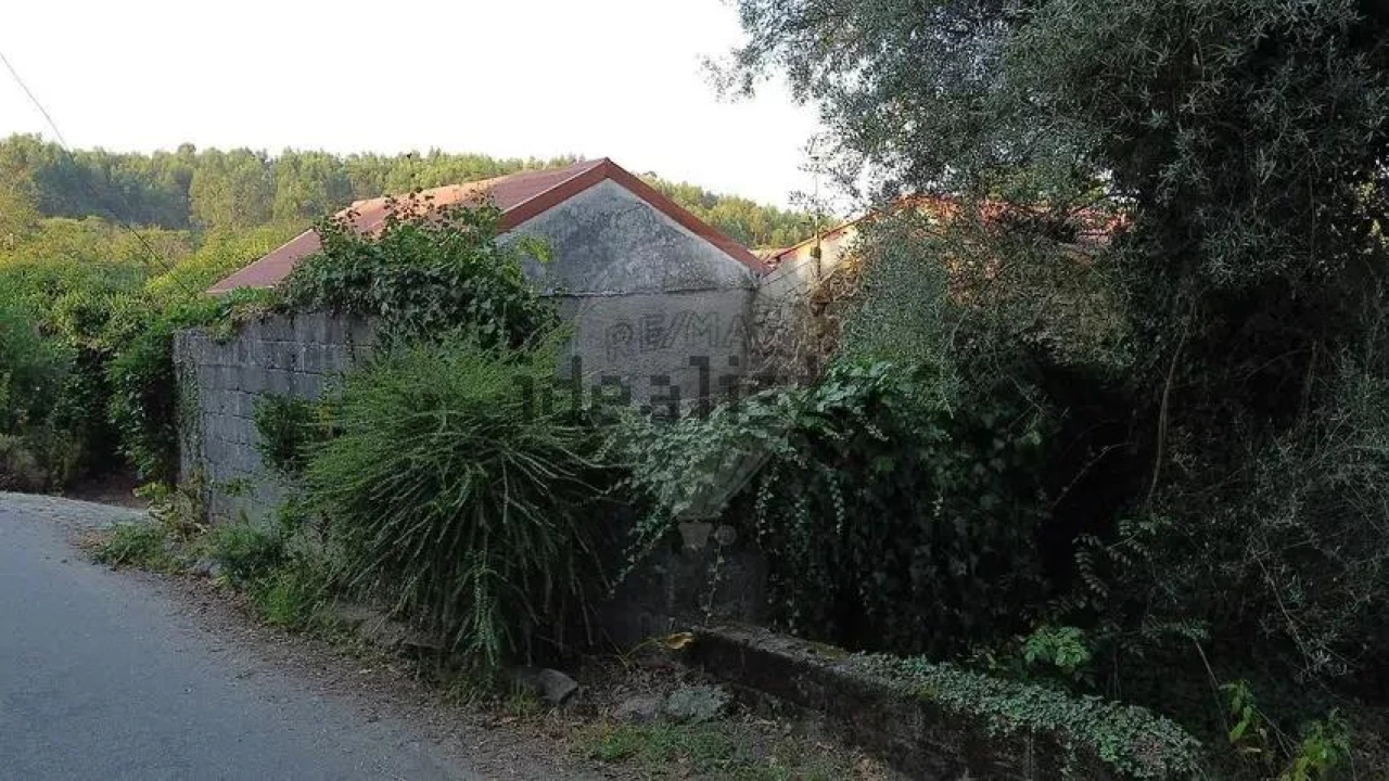 Moradia T1 para Venda em Campos e Louredo Foto 9