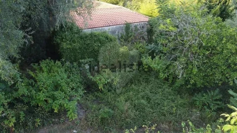 Moradia T1 para Venda em Campos e Louredo