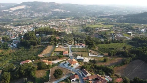 Moradia T1 para Venda em Campos e Louredo