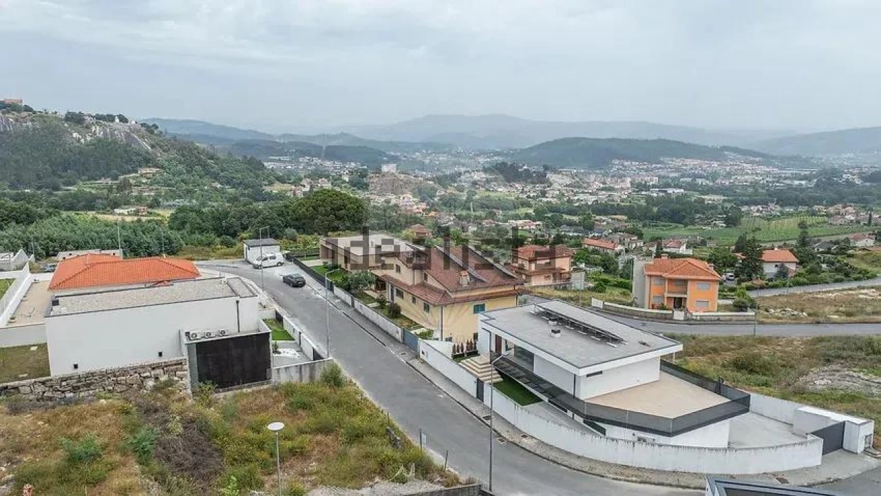 Moradia T6 para Venda em Lanhoso Foto 13