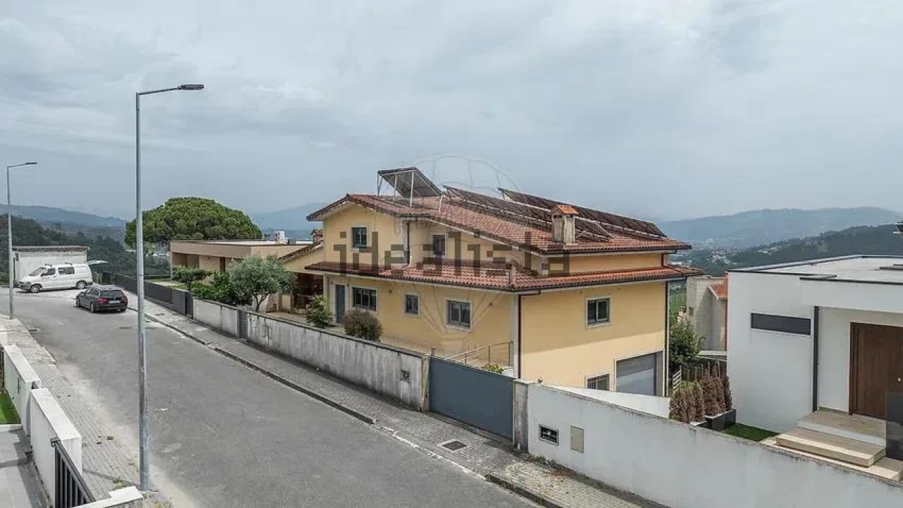 Moradia T6 para Venda em Lanhoso Foto 9