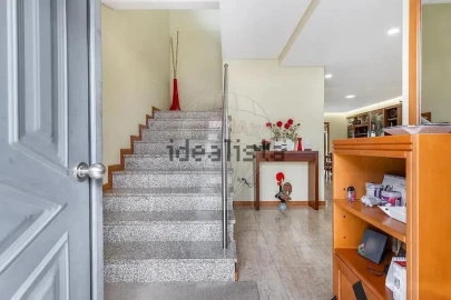 Moradia T6 para Venda em Lanhoso