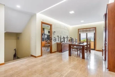 Moradia T6 para Venda em Lanhoso