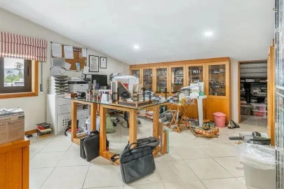 Moradia T6 para Venda em Lanhoso