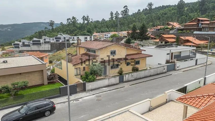 Moradia T6 para Venda em Lanhoso Foto 10