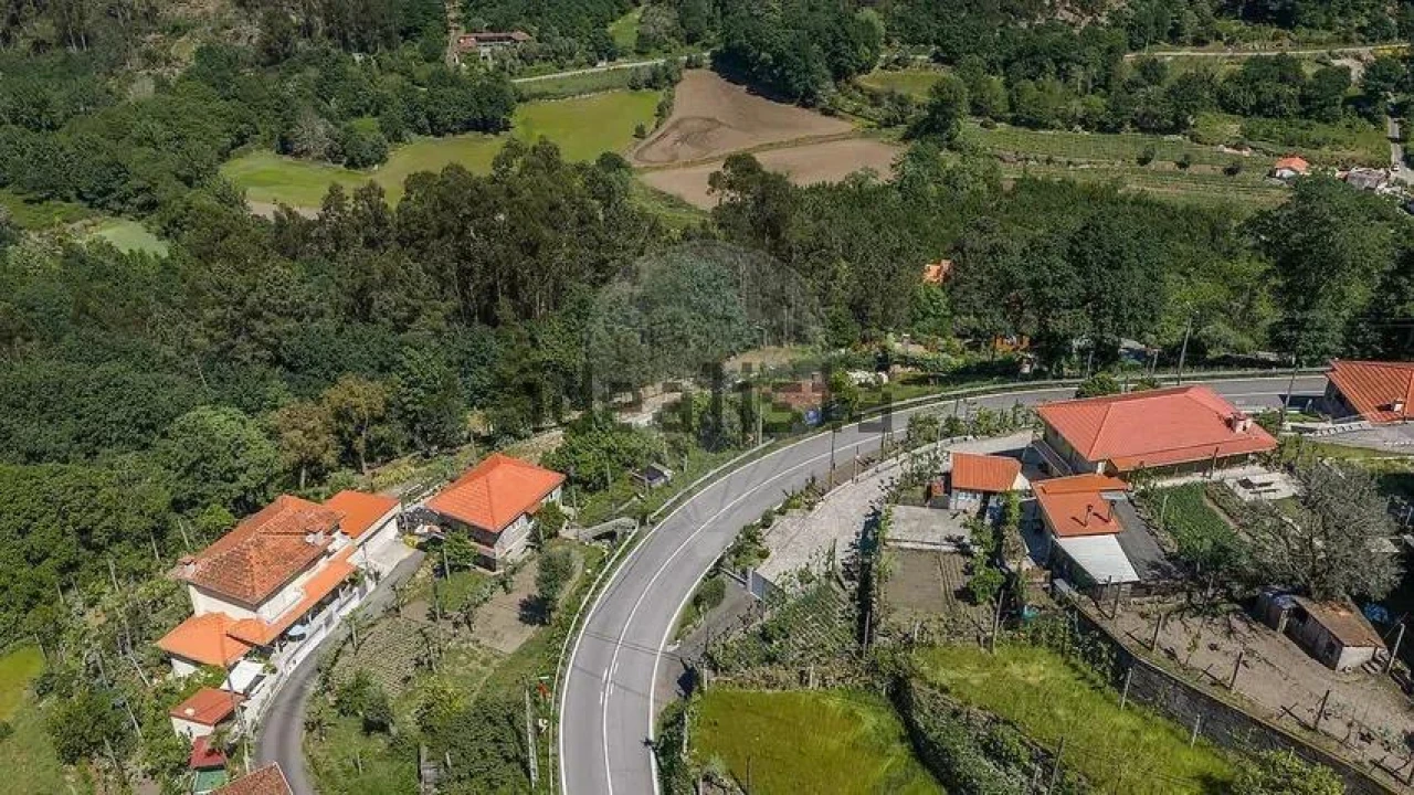 Moradia T1 para Venda em Freitas e Vila Cova Foto 10