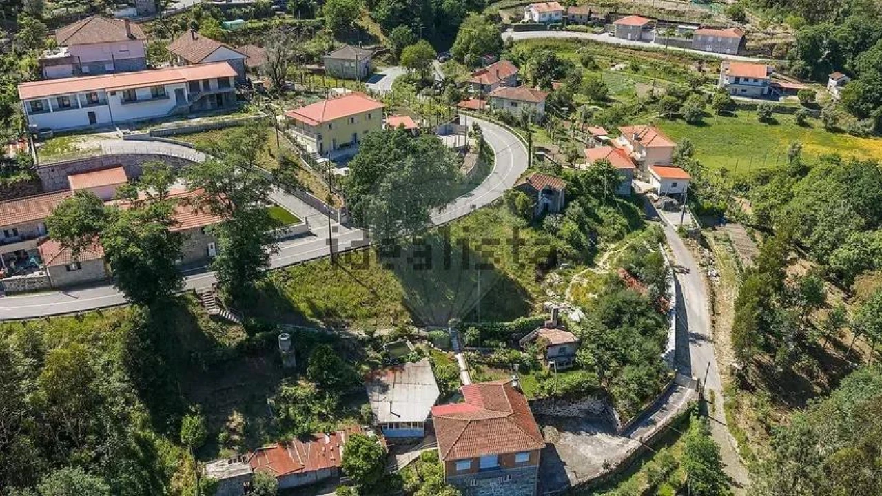 Moradia T1 para Venda em Freitas e Vila Cova Foto 12