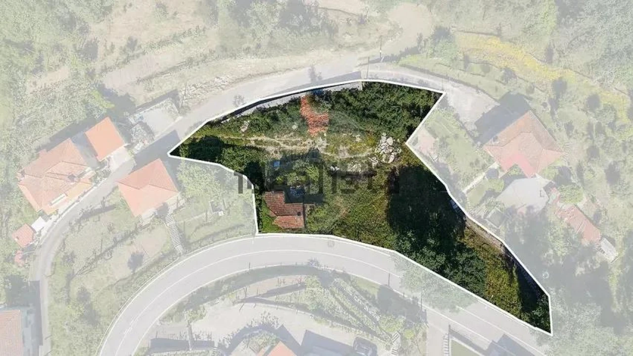 Moradia T1 para Venda em Freitas e Vila Cova Foto 3