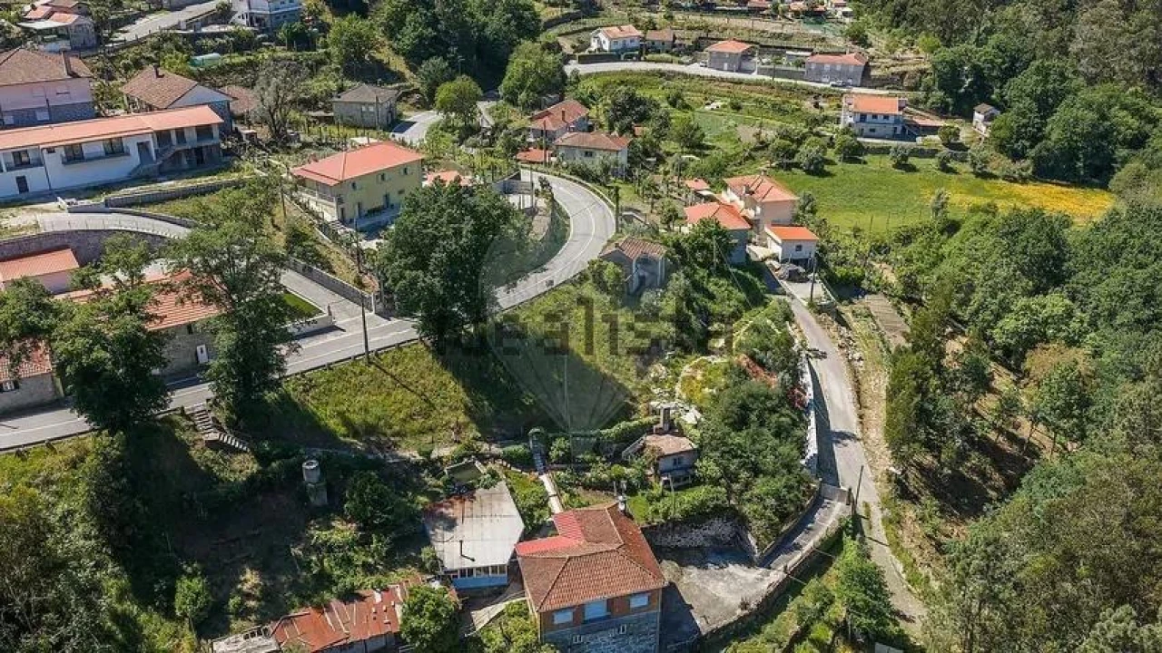 Moradia T1 para Venda em Freitas e Vila Cova Foto 5