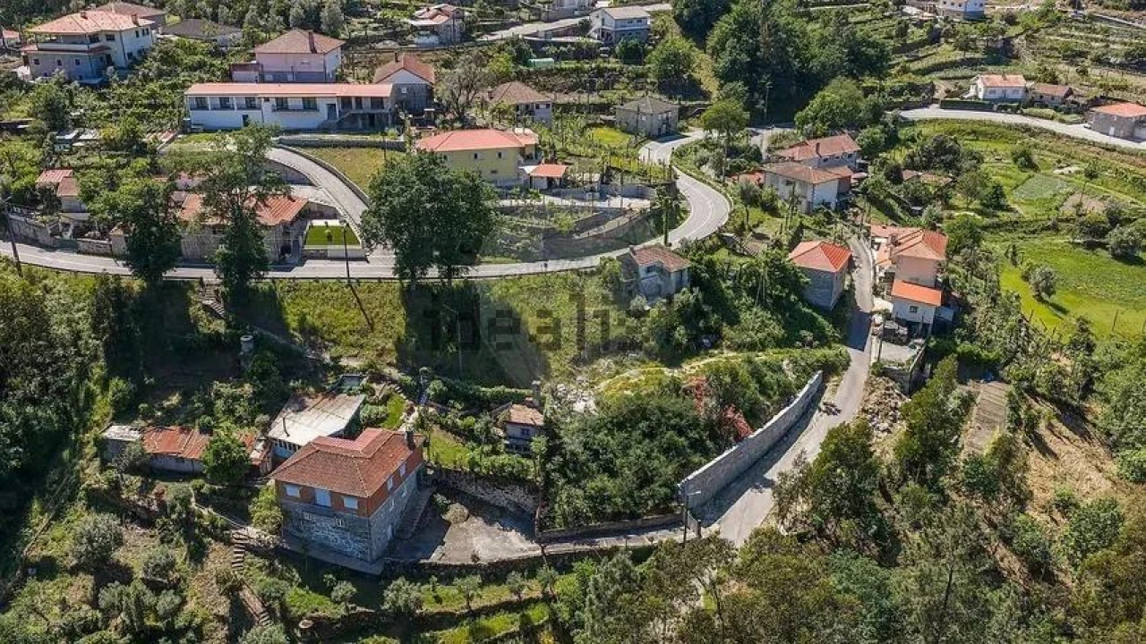 Moradia T1 para Venda em Freitas e Vila Cova Foto 7