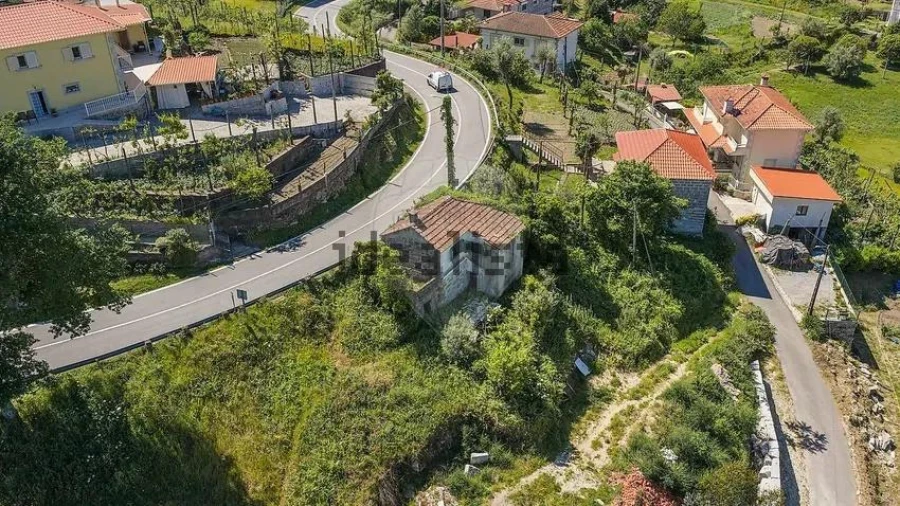 Moradia T1 para Venda em Freitas e Vila Cova Foto 16