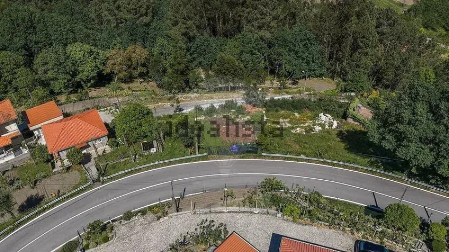 Moradia T1 para Venda em Freitas e Vila Cova Foto 9