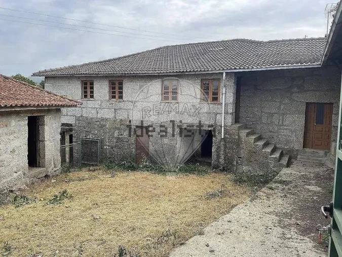 Moradia T1 para Venda em Sobradelo da Goma Foto 23