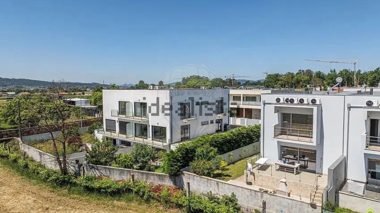 Moradia T4 para Venda em Braga (Maximinos, Sé e Cividade) Foto 40