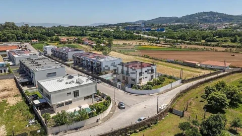 Moradia T4 para Venda em Braga (Maximinos, Sé e Cividade)