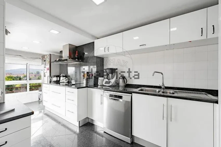 Apartamento T4 para Venda em Barcelos, V.Boa, V.Frescainha Foto 8
